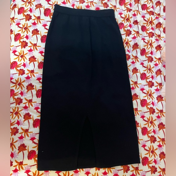 St. John’s basic maxi skirt - Picture 5 of 5